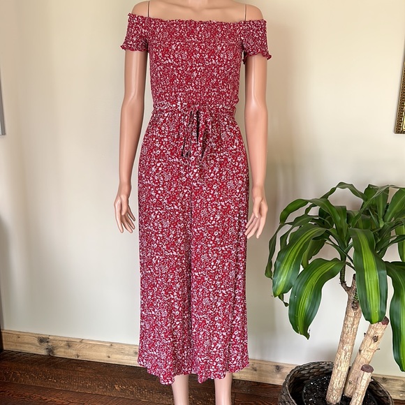 LULU’S Red Floral Cropped Off Shoulder Jumpsuit - Picture 1 of 10